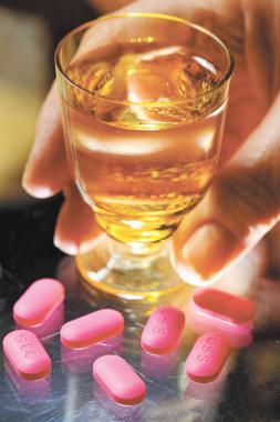 Milyen gyógyszerekre nem érdemes alkoholt inni?